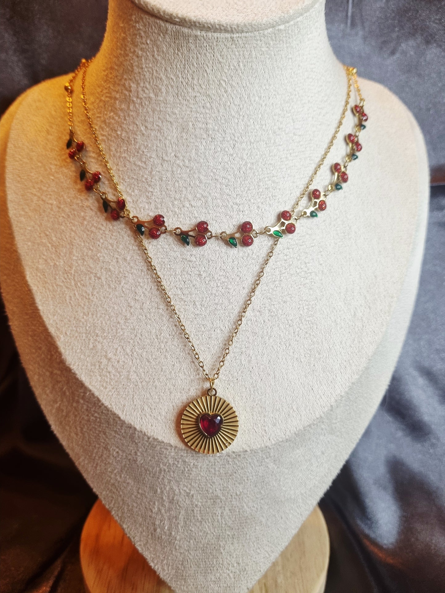 Collier double chaînes cerise