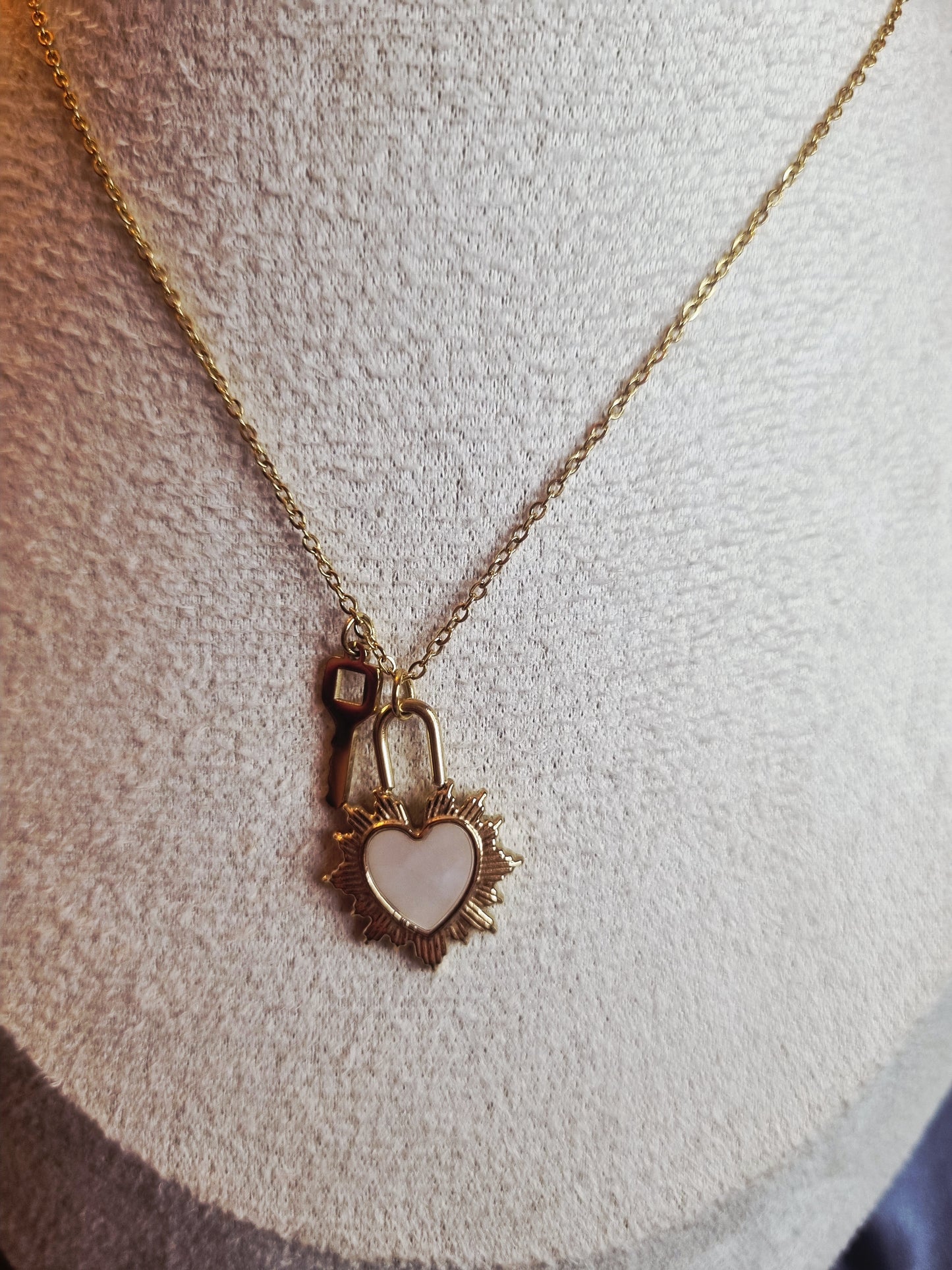 Collier coeur nacre