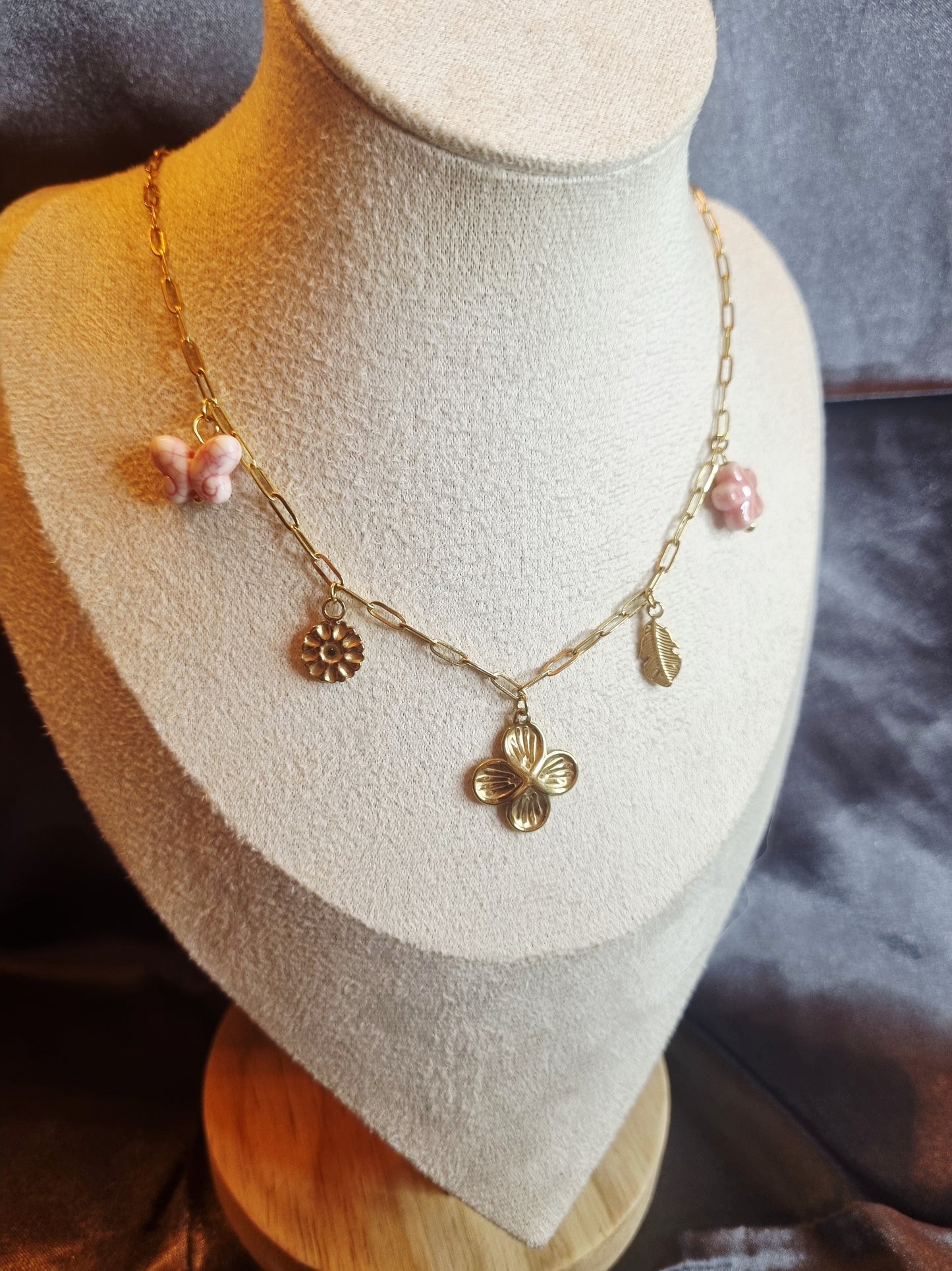 Collier Rosa